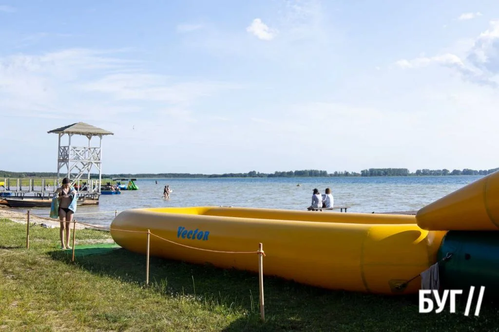 Спекотні вихідні на Світязі перед сезоном дощів: фоторепортаж з урочища Гряда 30