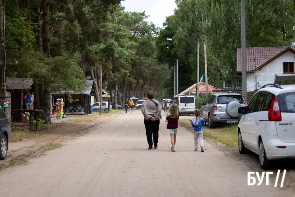 Спекотні вихідні на Світязі перед сезоном дощів: фоторепортаж з урочища Гряда 16