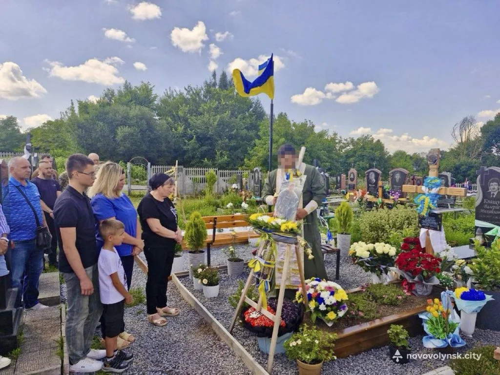 Сім’ї полеглого Героя з Нововолинська Дмитра Аршуліка вручили його посмертні нагороди 3