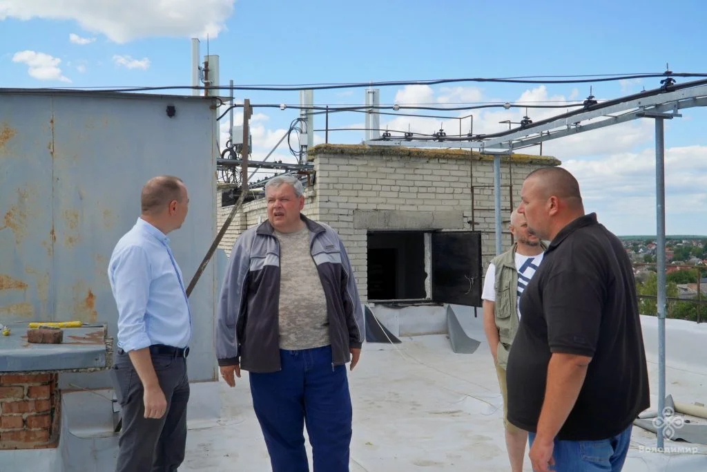 В гуртожитку педколеджа Володимира ремонтують покрівлю 3