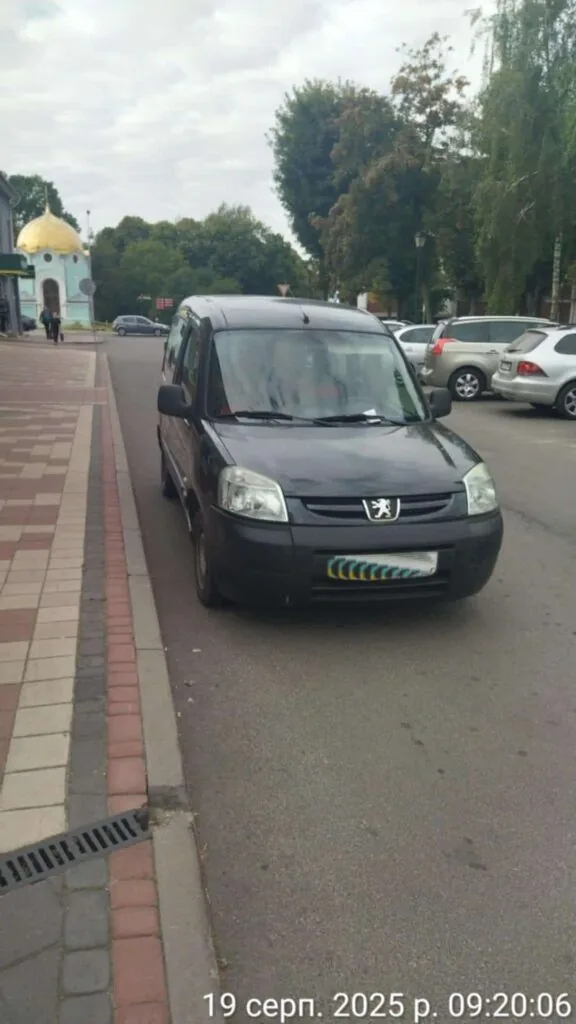 У Володимирі муніципали продовжують виявляти порушників правил паркування 2