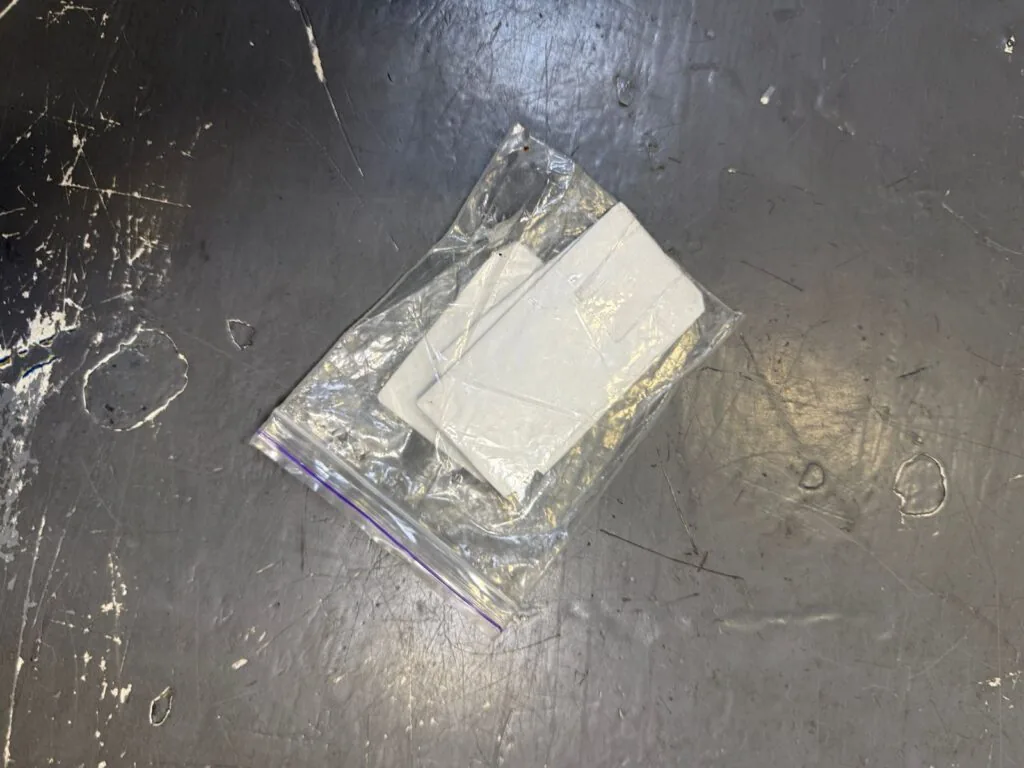 На Ягодині у взутті пасажира автобуса знайшли марихуану 4