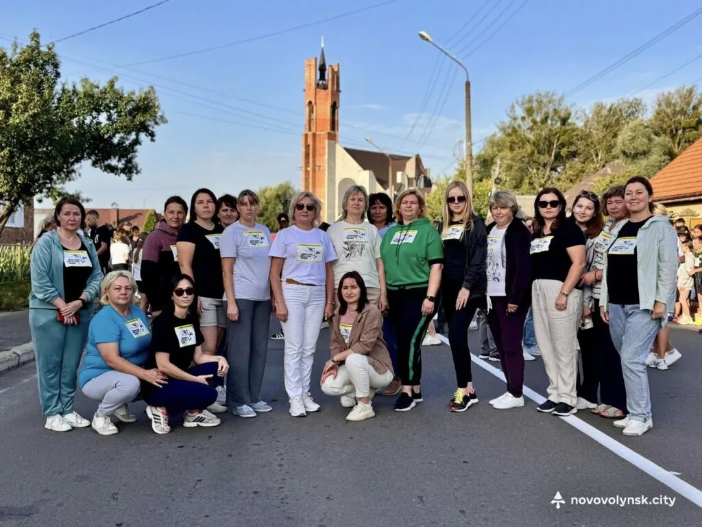 Нововолинська громада долучилась до всеукраїнського забігу «Шаную воїнів, біжу за героїв України» 10