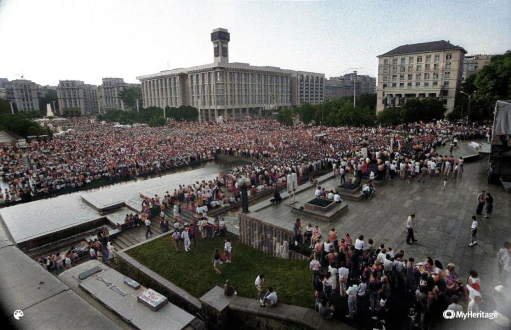 Оживші фото: так святкували перший День Незалежності і це було не 24 серпня 2