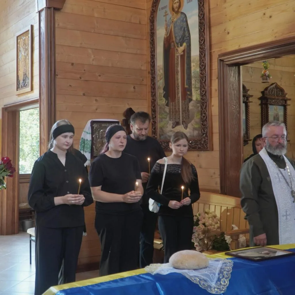 У Володимирі провели в останню дорогу воїна Віталія Піщанського 5