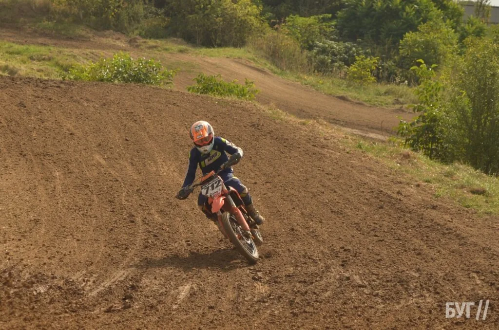 Нововолинськ прийняв II етап Чемпіонату України з мотокросу 8