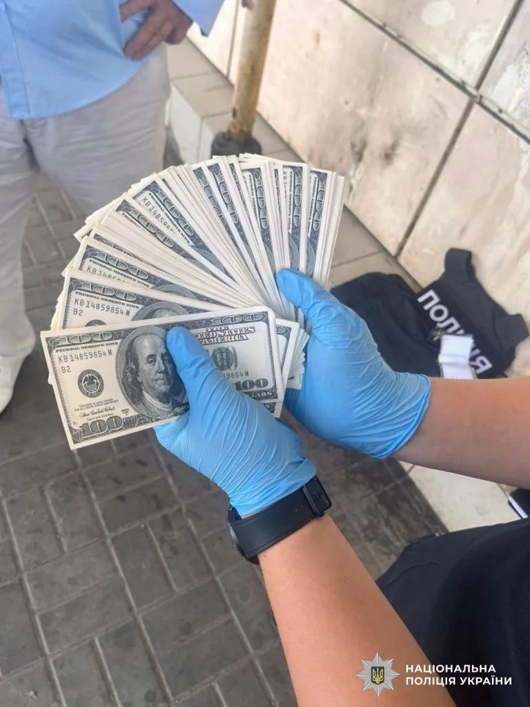 Масштабна спецоперація: поліція проводить 150 обшуків для перекриття каналів для «ухилянтів» 2