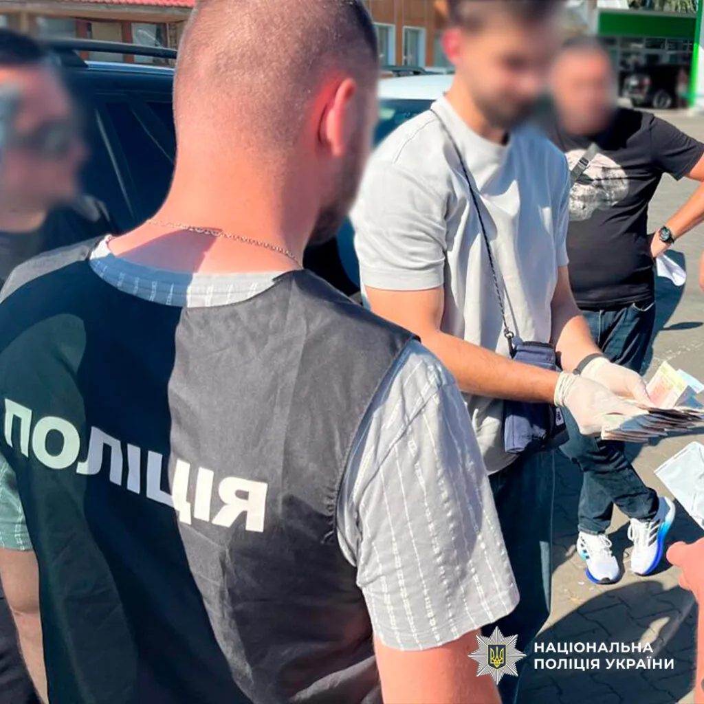 На Волині викрили схему заробітку на послугах ТСЦ: за 10 тисяч гривень обіцяв поставити авто на облік 4