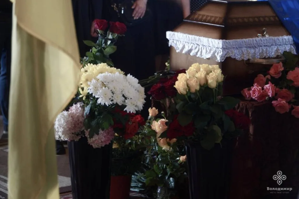 У Володимирі попрощалися із Героєм Русланом Кулешею 4