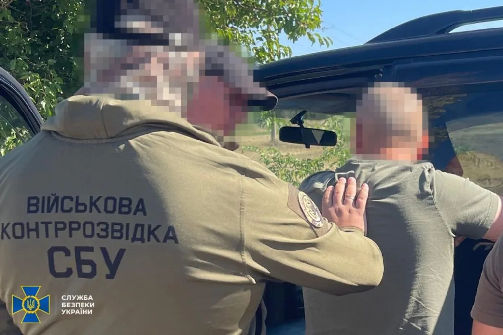 На Волині провідник потяга зі своїм спільником перевозив за кордон призовників у пасажирських вагонах, - СБУ 3