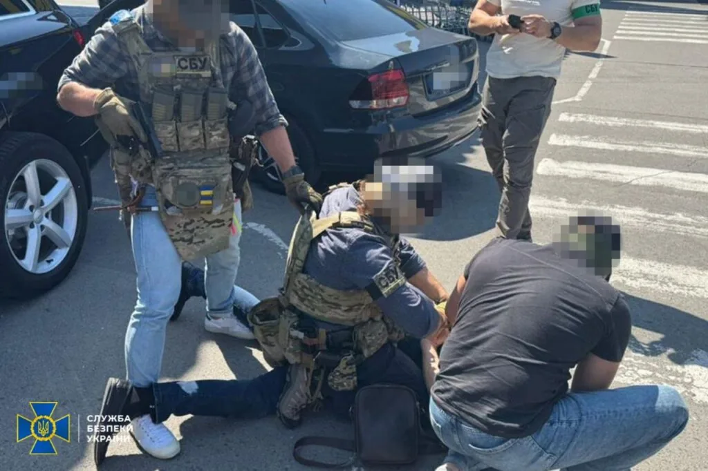 На Волині провідник потяга зі своїм спільником перевозив за кордон призовників у пасажирських вагонах, - СБУ 6