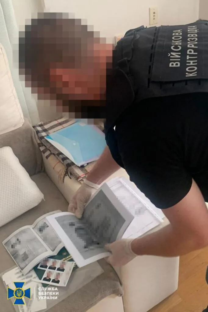 На Волині провідник потяга зі своїм спільником перевозив за кордон призовників у пасажирських вагонах, - СБУ 5