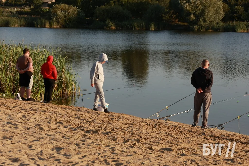 Рибальський азарт і юшка на вогні: у Нововолинську відбулись змагання з риболовлі до 75-річчя міста 3