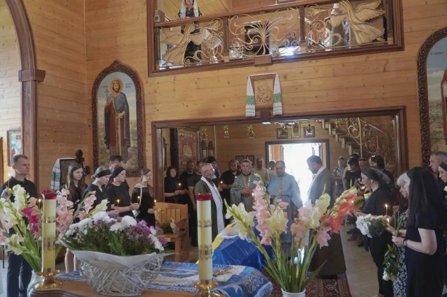 У Володимирі провели в останню дорогу воїна Віталія Піщанського 4