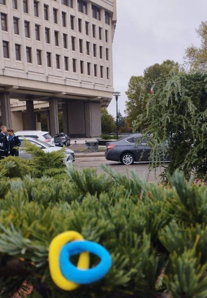 Активісти «Жовтої стрічки» прикрасили українськими прапорами окуповані міста 2