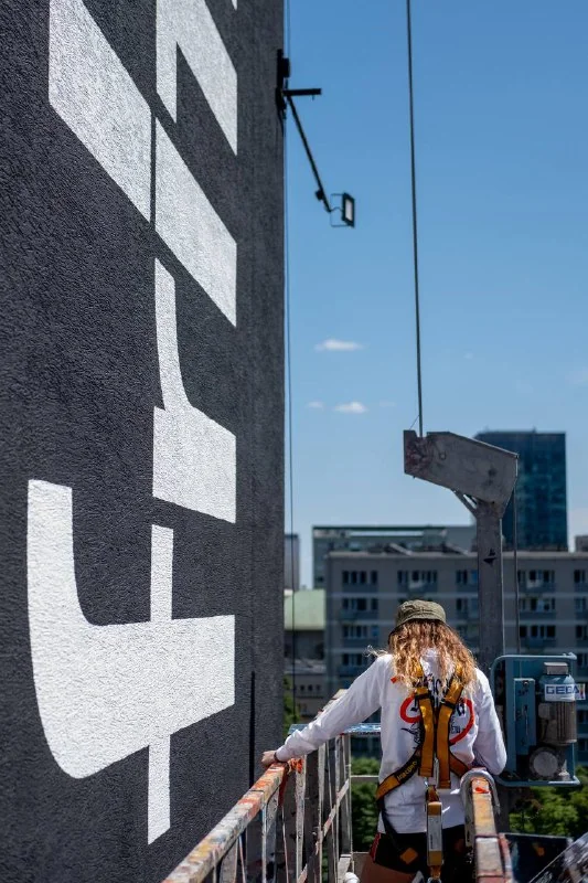 Красуня БУГу: Валерія Пасека з Благодатного підкорює Нью-Йорк своїми муралами 10