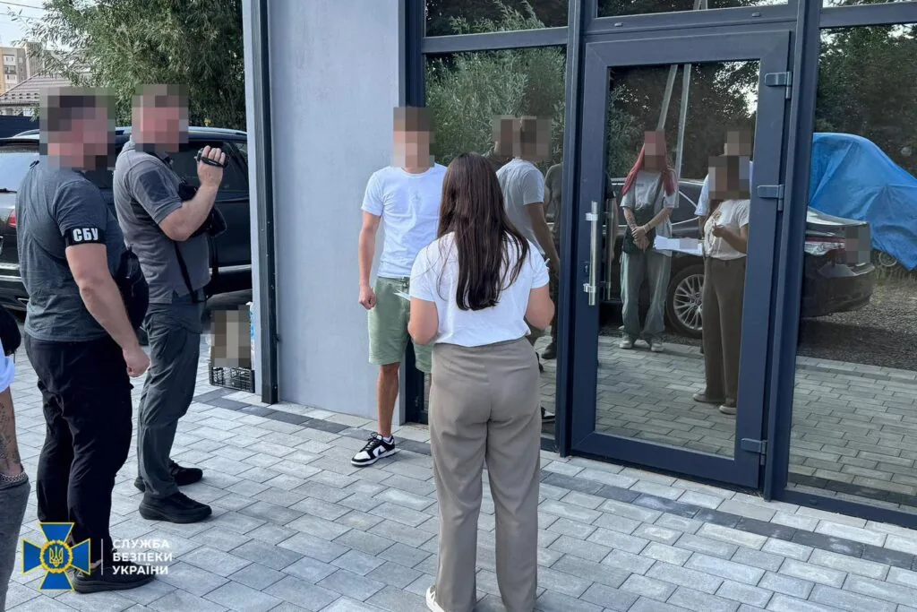 У Ковелі затримали радника міського голови, який разом з дружиною організував «схему для ухилянтів» 3