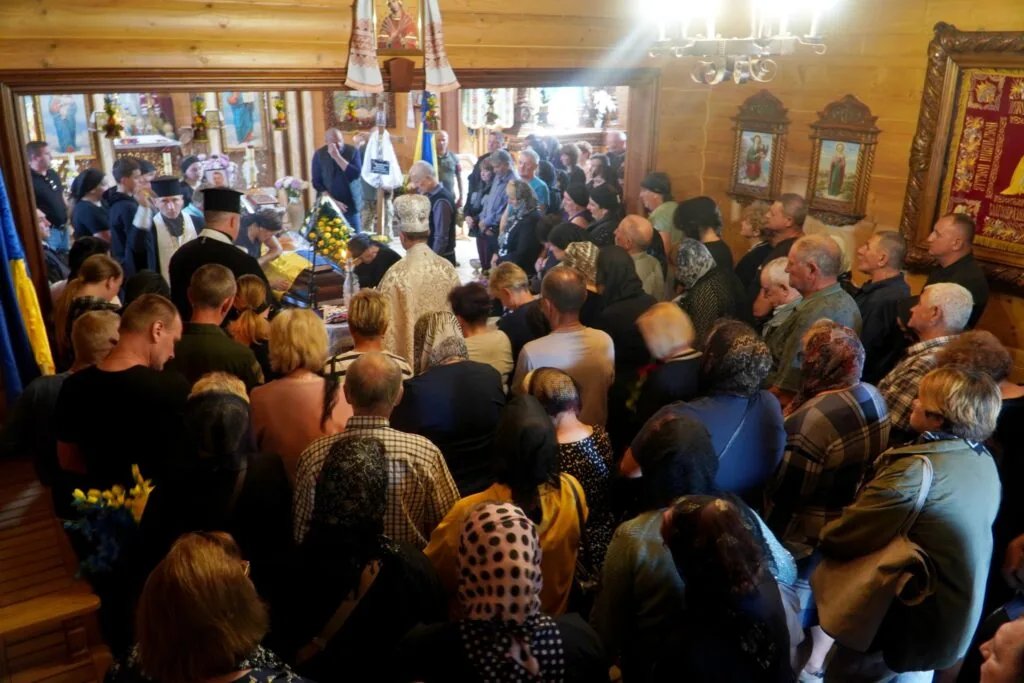 Володимирська громада провела в останню дорогу загиблого Героя Віктора Барщевського 3