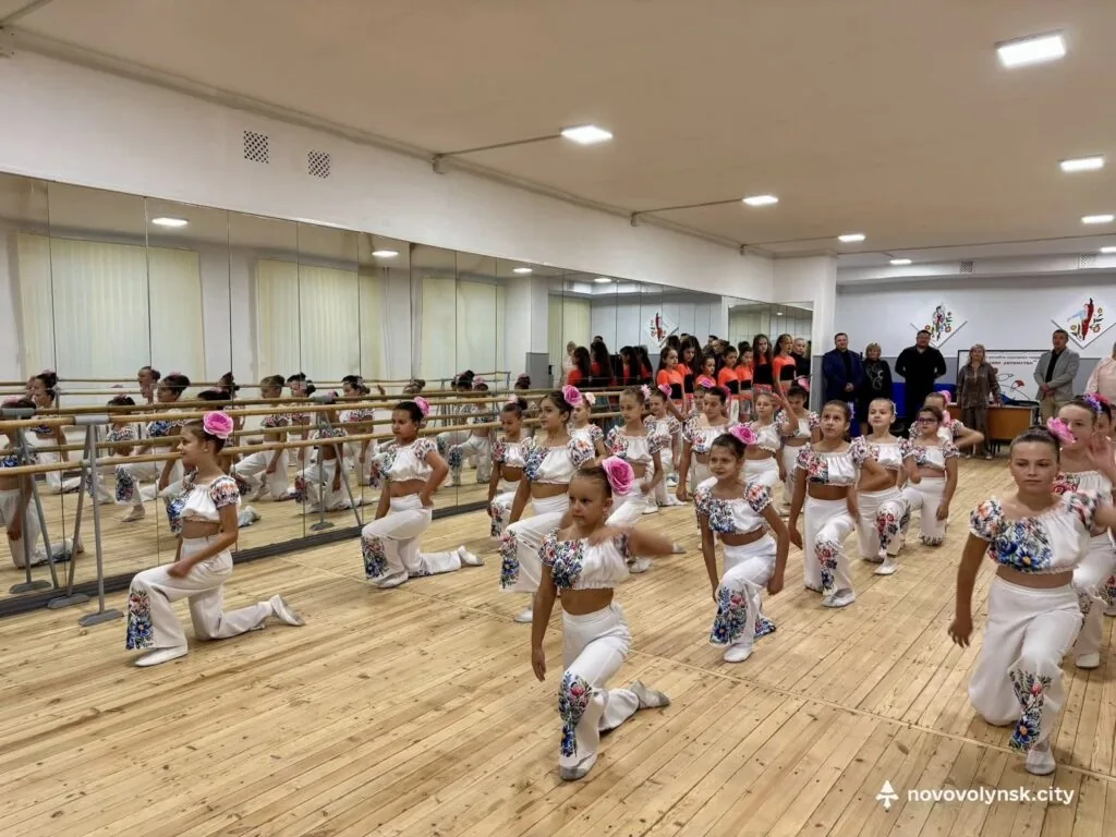 У Центрі дитячої та юнацької творчості у Нововолинську відкрили оновлений танцювальний зал 3