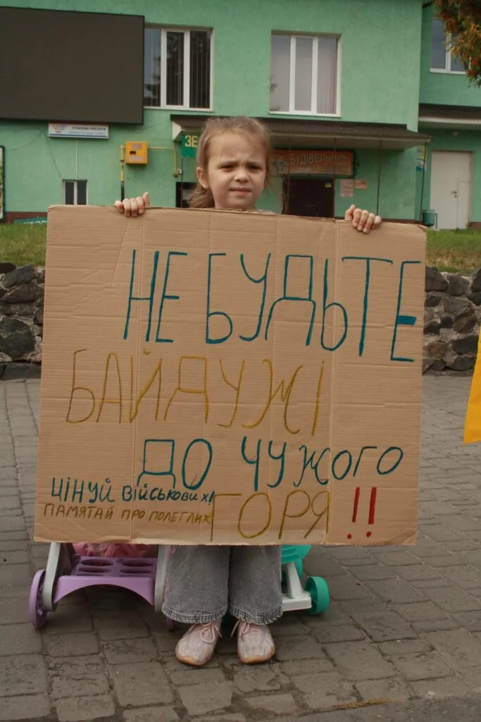 У Володимирі відбулась акція на підтримку військовополонених та зниклих безвісти 7