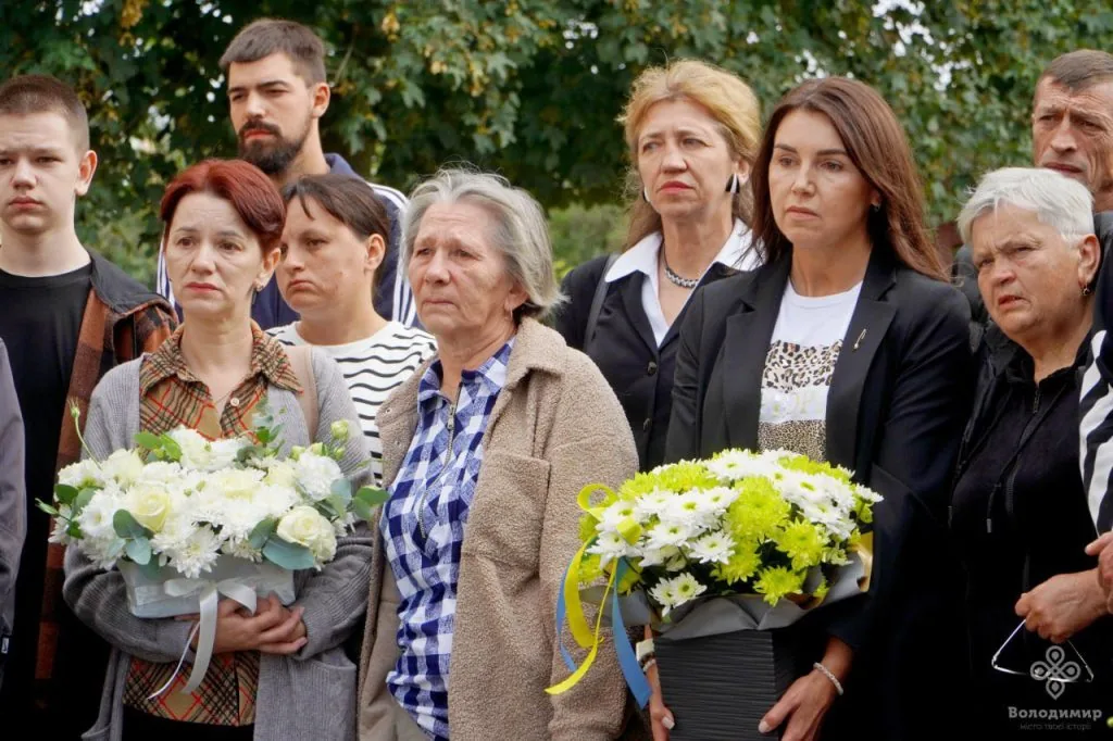 Віддали життя за незалежність і свободу України: у Володимирській громаді відкрили меморіальні дошки загиблим Героям 4