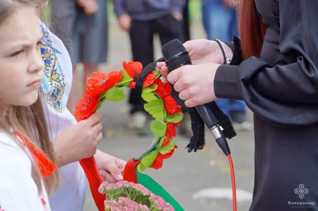 Віддали життя за незалежність і свободу України: у Володимирській громаді відкрили меморіальні дошки загиблим Героям 8