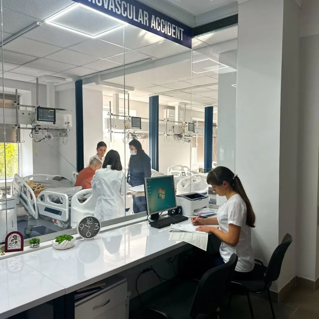 У Володимирі медики врятували життя 96-річній пацієнтці з інсультом 2