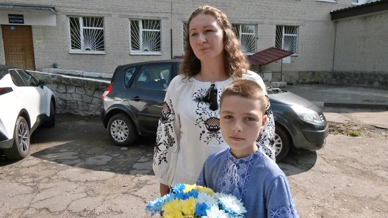 У Луцьку зустріли звільненого з полону 48-річного бойового медика Олександра Риверу 3