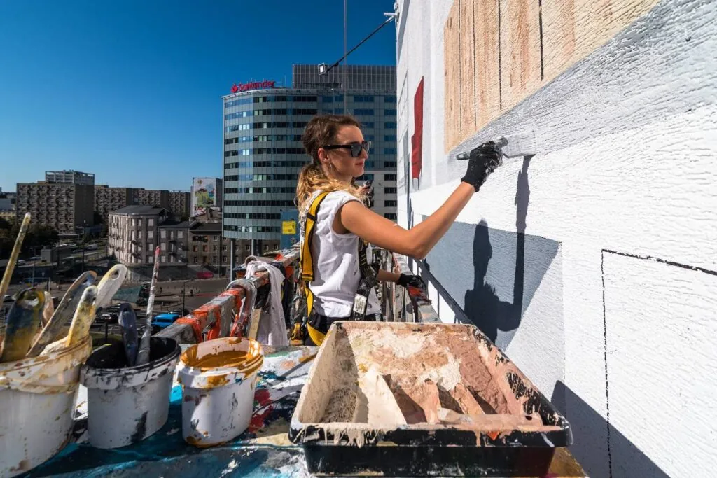 Красуня БУГу: Валерія Пасека з Благодатного підкорює Нью-Йорк своїми муралами 14