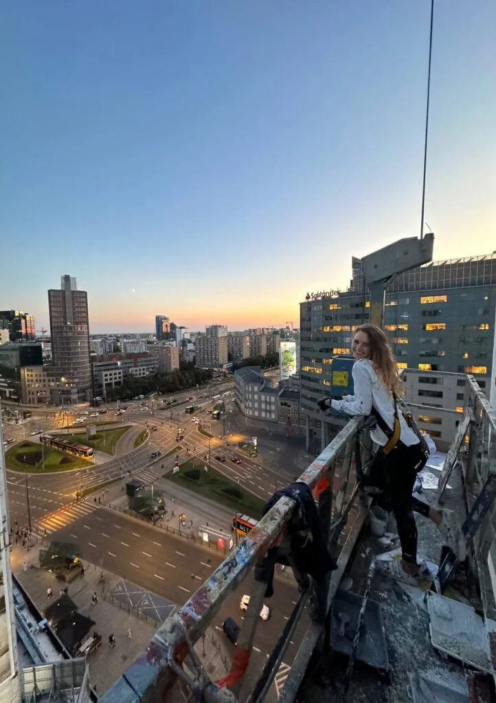 Красуня БУГу: Валерія Пасека з Благодатного підкорює Нью-Йорк своїми муралами 22