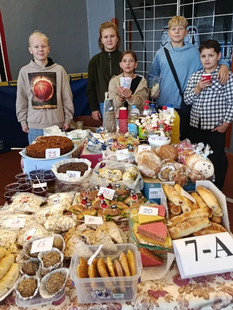 Учні ліцею №7 у Нововолинську зібрали понад 100 тисяч гривень для ЗСУ 6