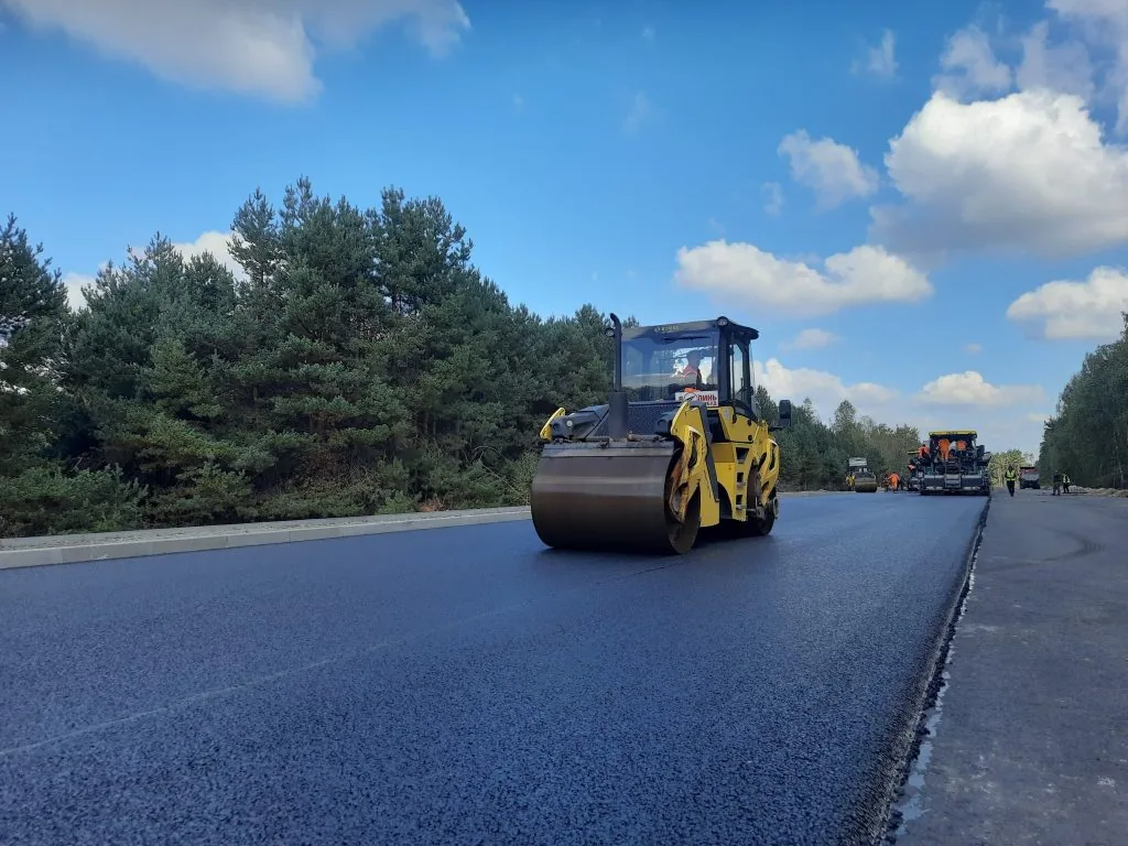 На під'їздах до пункту пропуску «Ягодин – Дорогуськ» укладають верхній шар асфальту 2