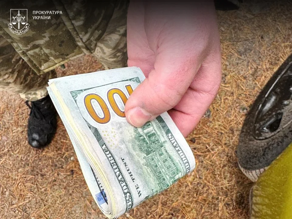 На Волині намагалися переправити чоловіків за кордон під виглядом пацієнтів «швидкої» 1