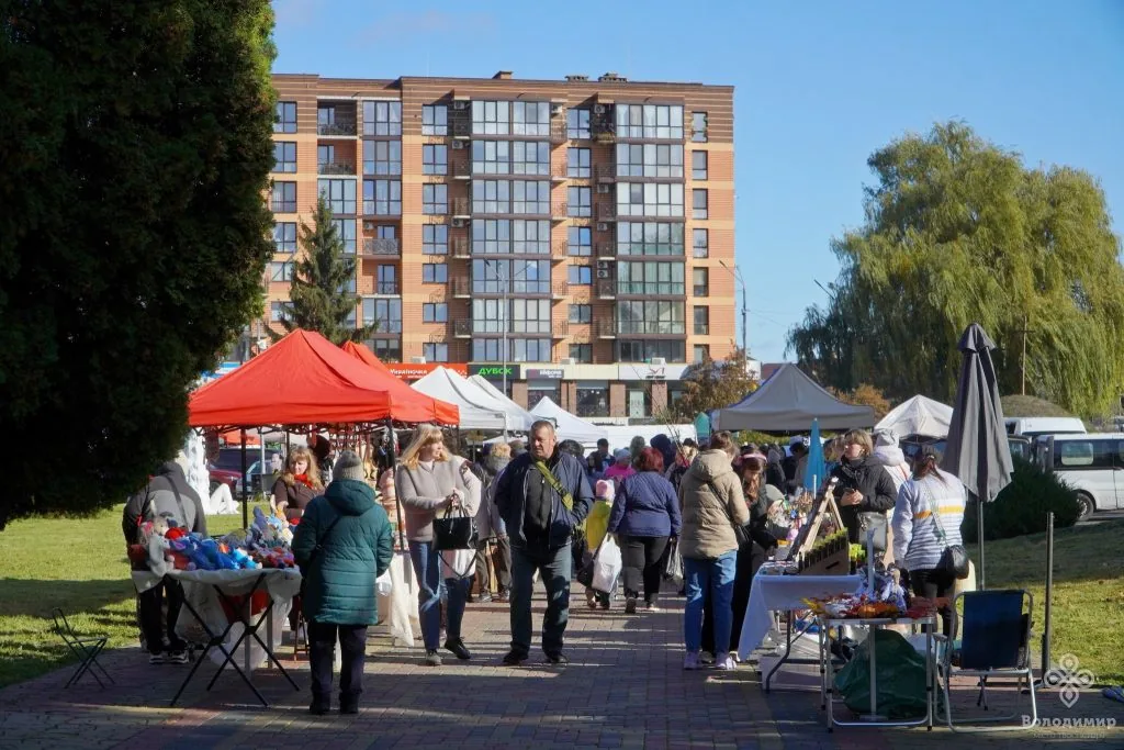 У Володимирі відбувся ярмарок осіннього врожаю 23