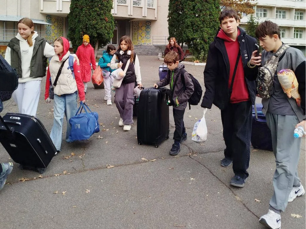 Діти пільгових категорій із Нововолинської громади три тижні відпочивали в «Артеку» 2