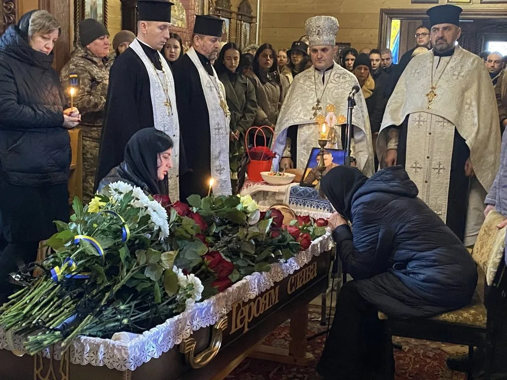 Назавжди 29: у Володимирській громаді провели в останню дорогу загиблого Героя Євгенія Піндаса 4