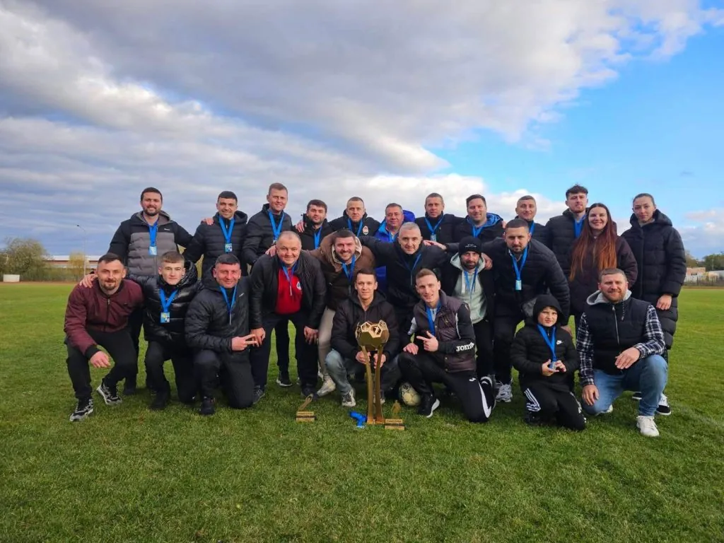 Команда лікарів здобула «золото» на чемпіонаті України з футболу: серед переможців — медик з Нововолинська 2
