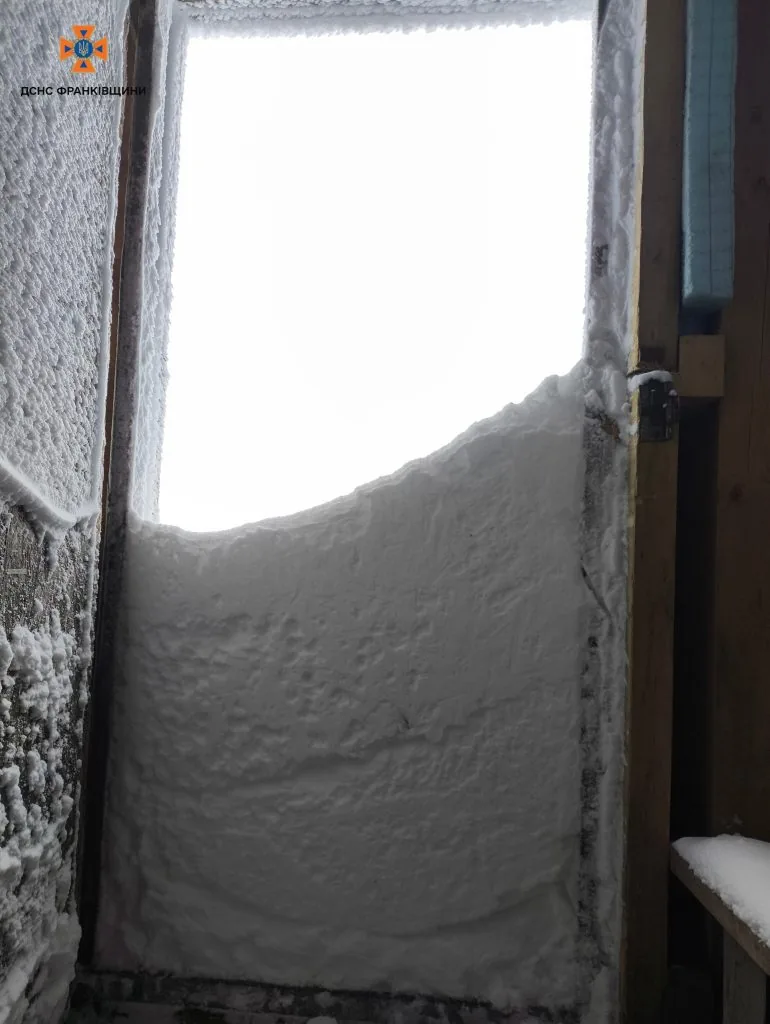 Гору Піп Іван засипало снігом: висота переметів сягає 80 сантиметрів 2