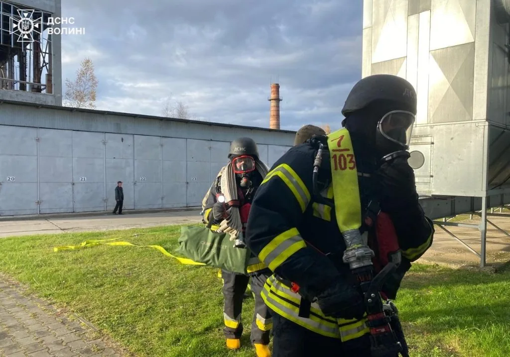 У Володимирському районі рятувальники відпрацювали ліквідацію наслідків ворожої атаки 4