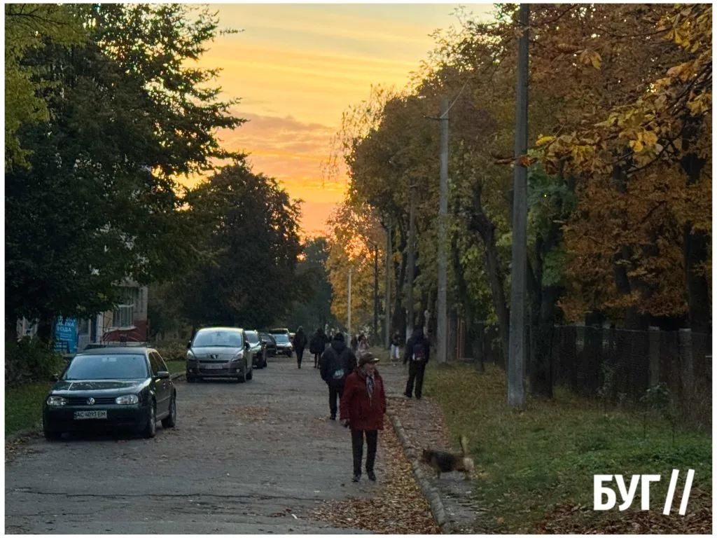 Фото дня: сонячний жовтневий ранок у Нововолинську 3