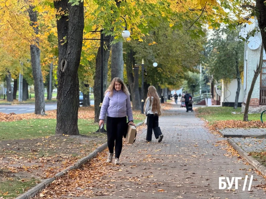 Місто буденне: велосипеди, листя і теплі дні жовтня 8