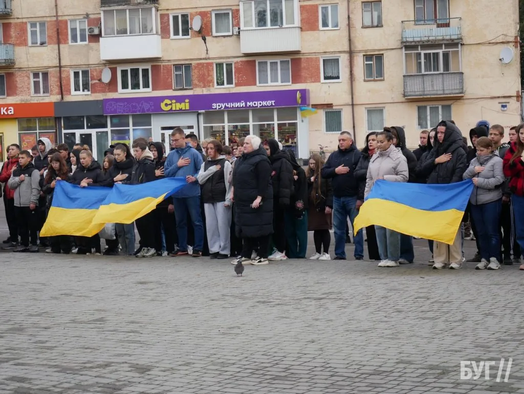 Місто буденне: у Володимирі вшанували захисників і захисниць України 17