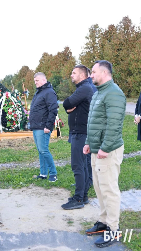 У День захисників і захисниць нардеп, депутати облради та міський голова Нововолинська поклали квіти на могили Героїв 2