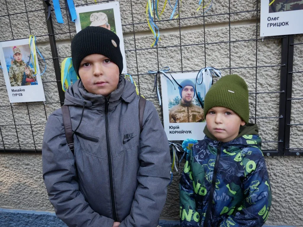 У Володимирі відкрили «Стіну надії» — місце пам’яті про військовополонених і зниклих безвісти захисників 13
