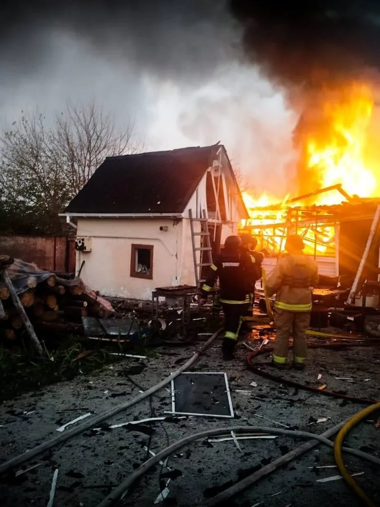 На Київщині через російський обстріл загинули жінка, 6-місячне немовля та 12-річна дівчинка 2