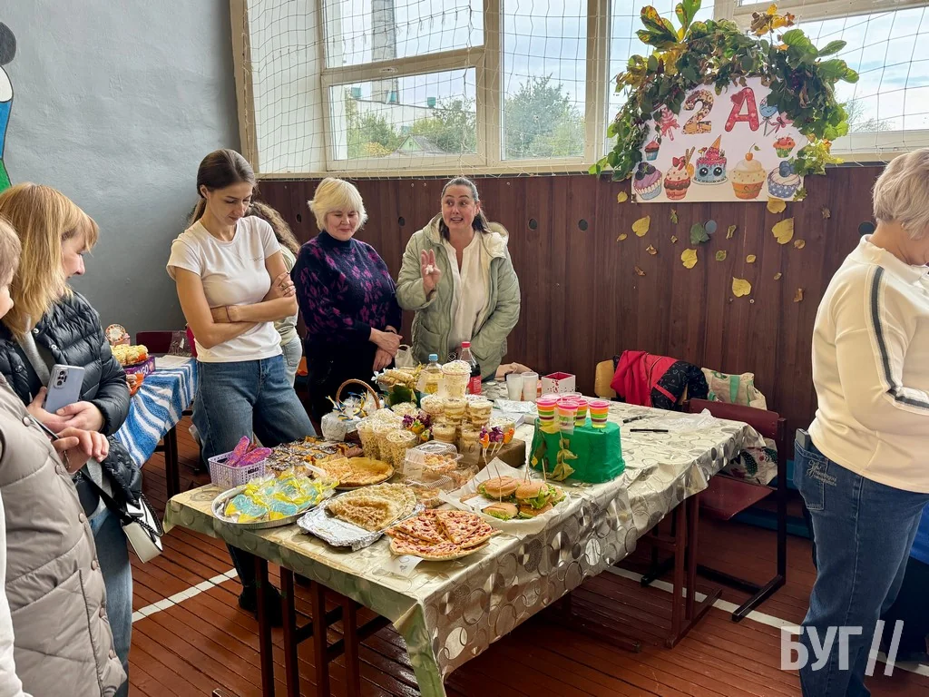 Добро і смаколики: у ліцеї №7 міста Нововолинськ відбувся благодійний ярмарок на підтримку захисників 4