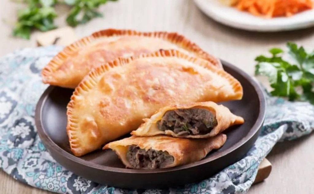 Приготуйте хрусткі та соковиті чебуреки: топ-5 найкращих рецептів 3