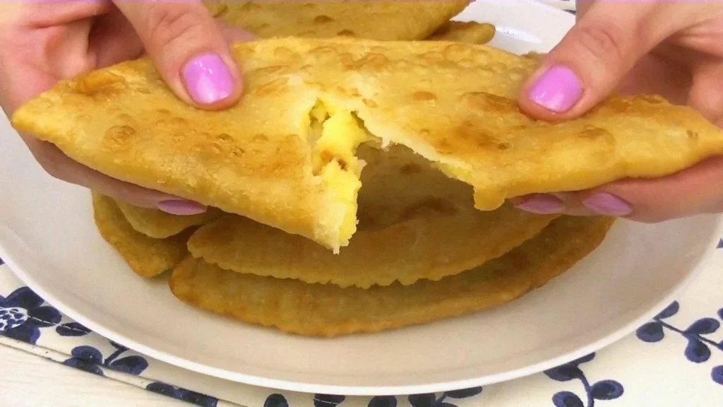 Приготуйте хрусткі та соковиті чебуреки: топ-5 найкращих рецептів 4