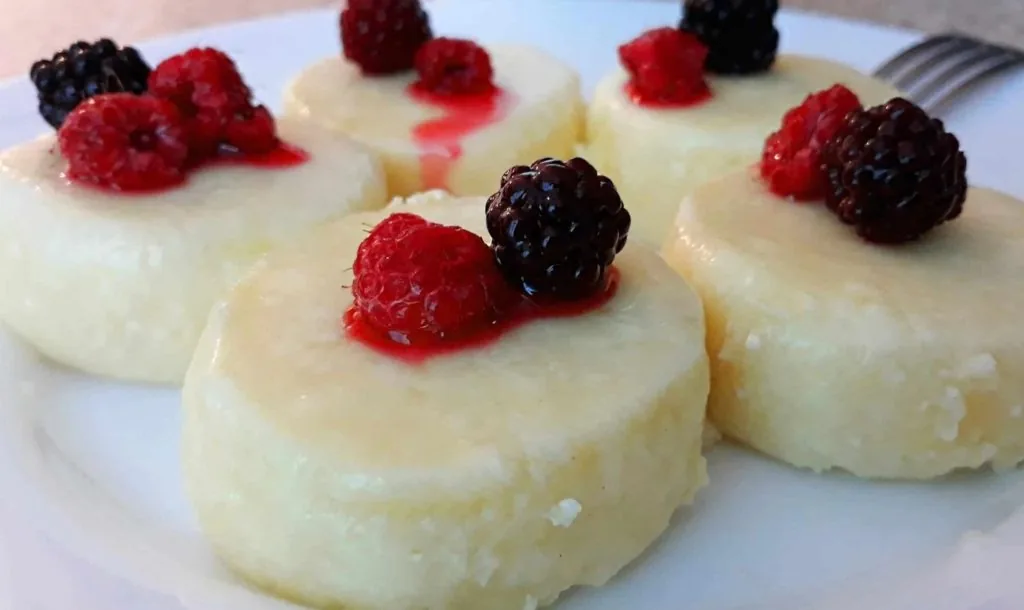 Топ-5 рецептів сирників: пишні, ніжні, солоні, на пару та з бананом 5