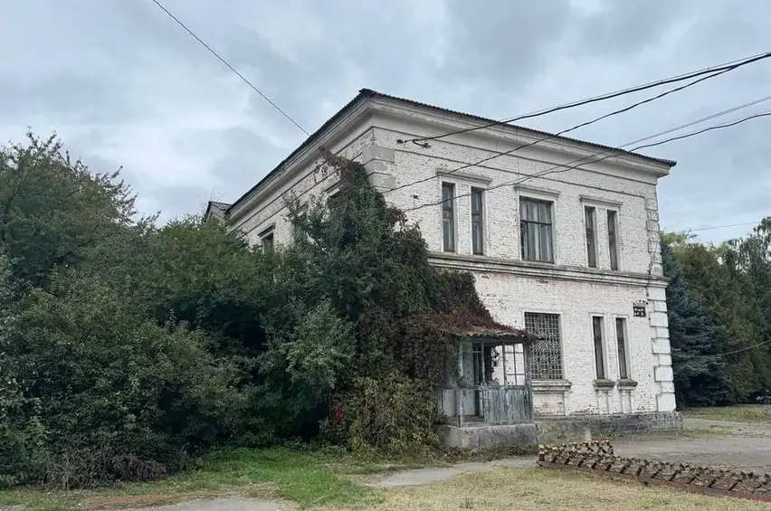 У Нововолинську продають приміщення під готель за 8 мільйонів 2